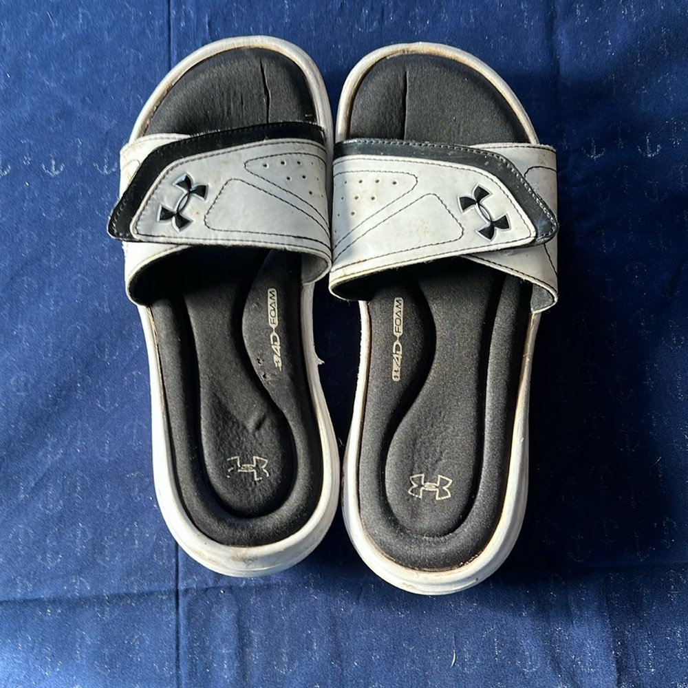 Under Amour  Flip flops size8.5